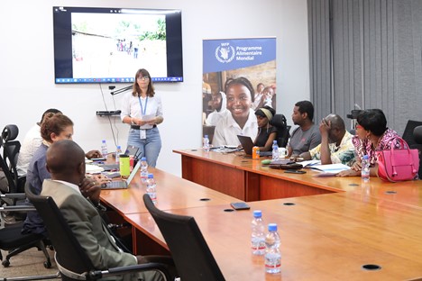 WFPDRC's tweet photo. #RDCongo 🇨🇩
Le #PAM en RDC rencontre les médias à Kinshasa pour parler de la sécurité alimentaire et de la façon dont le #PAM aide les communautés
#SécuritéAlimentaire
#ZeroFaim https://t.co/ZsPZwOU2rG