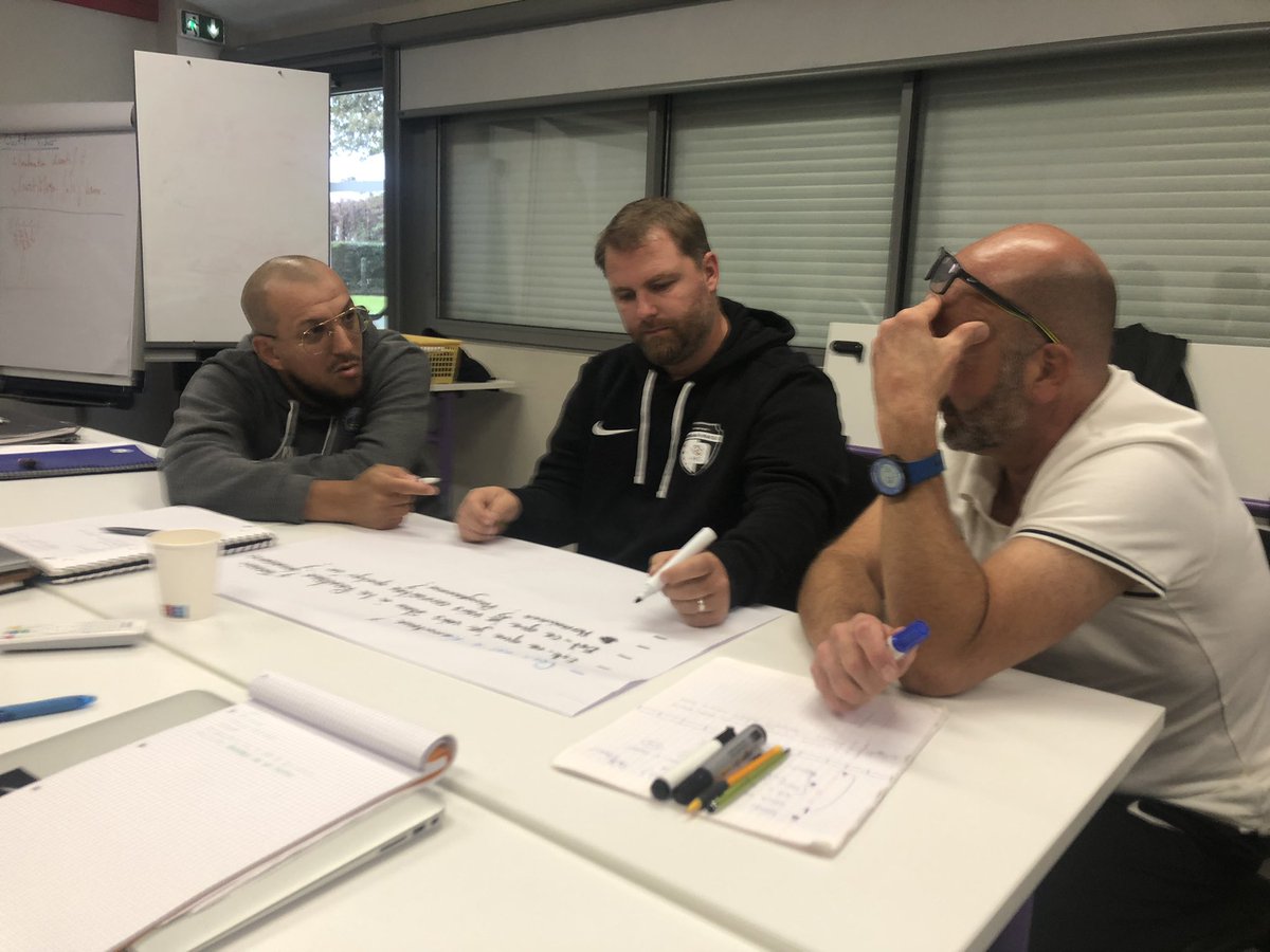 Formation de formateurs ce matin Ligue de Football Nouvelle-Aquitaine avec 10 éducateurs prêts à s’investir dans ce rôle de facilitateur, de savoir,  de savoir-faire et de posture 👍.