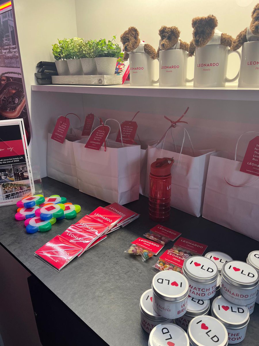 ExecSpace's tweet photo. We went along to see the @LeoHotelsUK Bus Tour yesterday.

Craig, Director of Sales shared they're opening the renovated Leonardo Royal Edinburgh City next week and have exciting plans for expansion within the brand in Edinburgh and London.

#venuefinding #events #venuerenovation https://t.co/RjkuTlW2iv