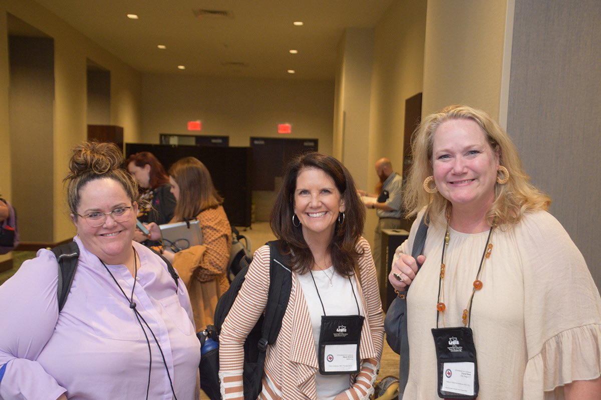 SocialStudies's tweet image. 🤩 #TXCSS2022  #SOCIALSTUDIES @TxSocialStudies #teachertwitter #txed #pln #txcss  #conference See you at #ncss2022 #photodump