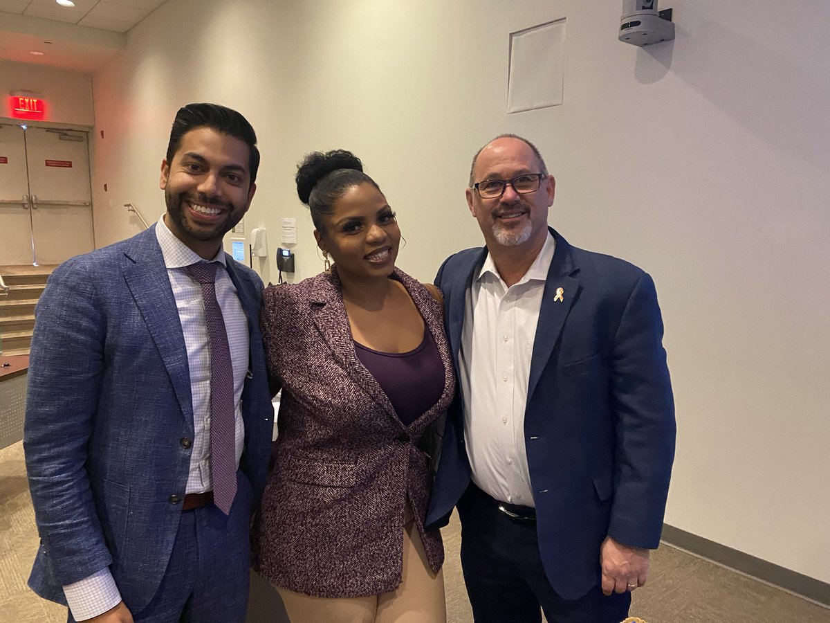 drchethansathya's tweet photo. Wonderful to welcome @AngieConquered and @fred_guttenberg back to @NorthwellHealth @ZuckerSoM GME retreat to discuss gun violence prevention https://t.co/JBr3SUMjcK