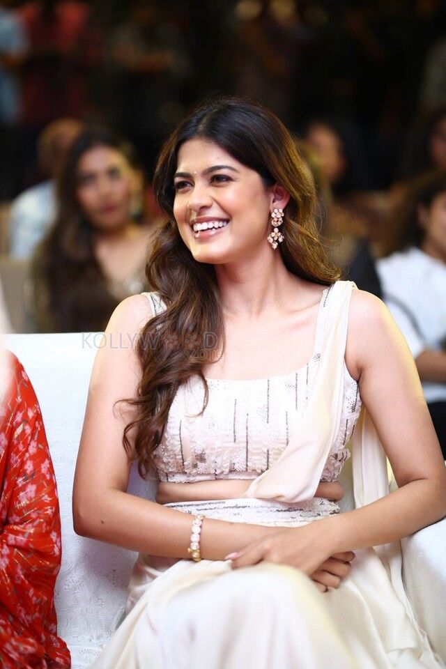 kollywoodzone's tweet photo. Ori Devuda Actress Asha Bhat 

See more photos - https://t.co/pNqj7hNYEh

#OriDevuda #AshaBhat https://t.co/tFokllvfe0
