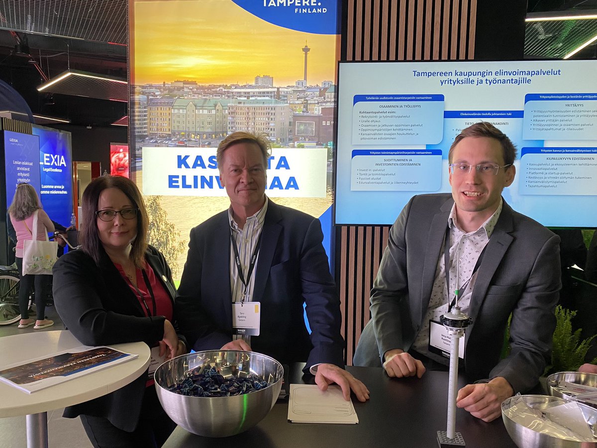 Nyt on iso mahku kohdata yrittäjä kun valtakunnalliset yrittäjäpäivät käynnissä <a href="/nokiaarena_/">Nokia Arena</a> Keskustelu käy kuumana myös ständillämme. Tervetuloa jutuille! <a href="/BusinessTampere/">Business Tampere</a> <a href="/Tamperekaupunki/">Tampereen kaupunki</a> <a href="/VMRuottinen/">Vesa-Matti Ruottinen</a> <a href="/KycklingTero/">Tero Kyckling</a> #VYP2022