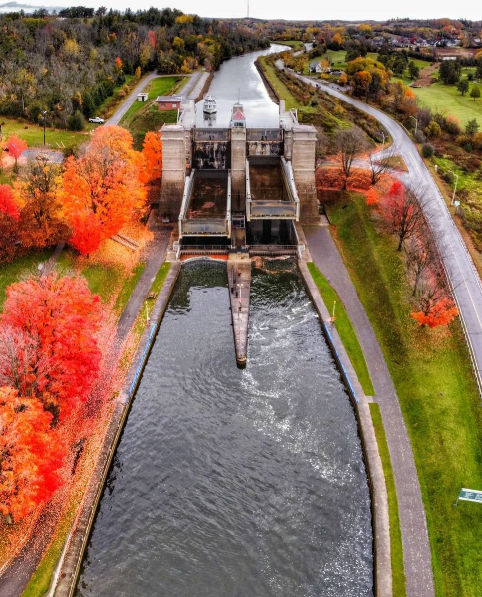 kawarthaNOW's tweet photo. Good Friday morning our #kawarthapeeps from Kirk Hillsley  with a tour of the Peterborough Lift Lock. Follow the photographer Kirk Hillsley on Instagram at https://t.co/4lPnWLbAso

#lock21 #trentcanal #liftlock #liftlockcity #worldshighest #trentsevernwaterway #kawarthas https://t.co/yscQLIXN6m