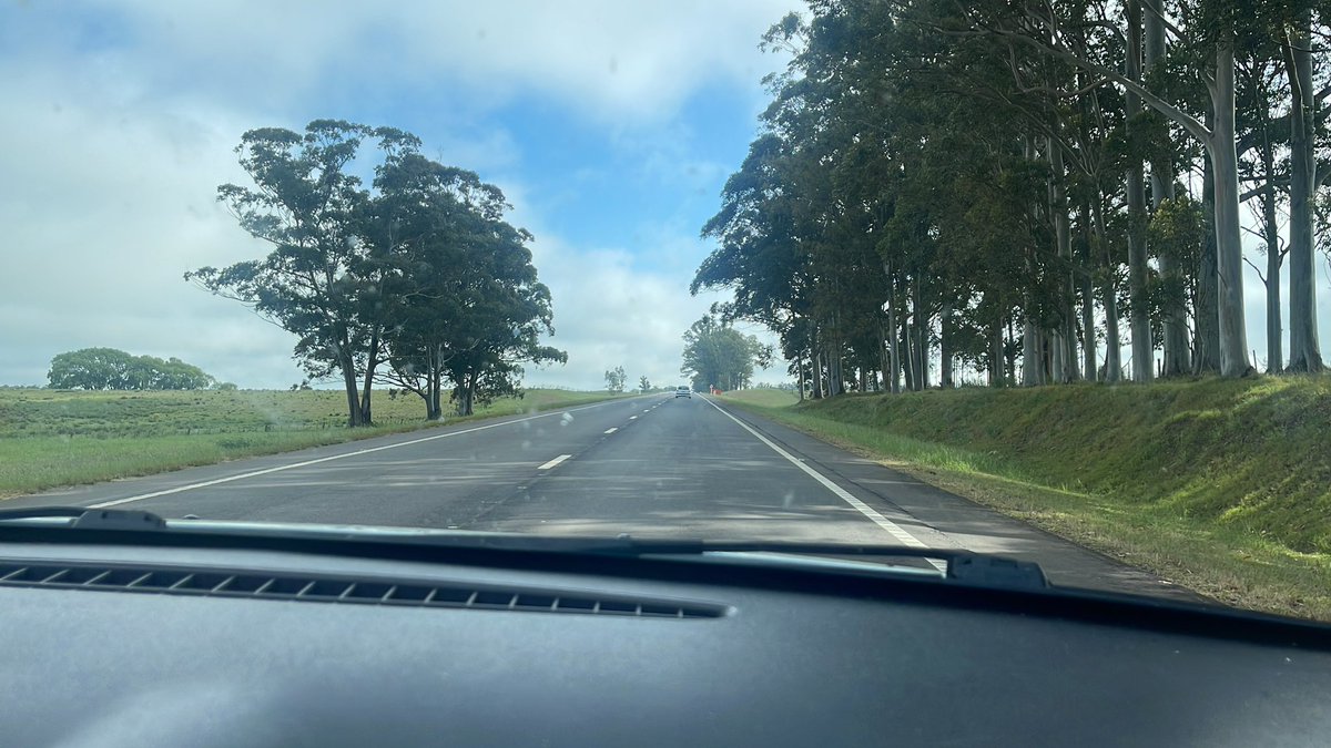 JuanAbdala02's tweet photo. Rumbo a Rivera a acompañar, junto a @cdcamy y @LilianPadern, las listas de @juventudalianza de cara a la Elección de Jóvenes del @PNACIONAL. #ElijoHacer https://t.co/6gtZmfsQmr