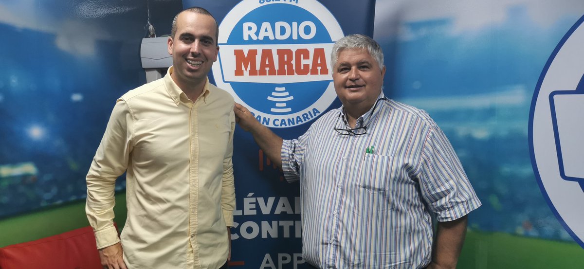 RadioMarcaGC's tweet photo. 📸 Concluye la entrevista con @arencibiajj presidente de @FFLasPalmas y @fedfutcanarias en #DirectoMarcaGC
Sintonízanos:
📻88.2, 98.3 y 104.5FM
👨💻https://t.co/1gDTBtWNoT
📱RadioMARCAGC (APP) https://t.co/IHFNlqviCd