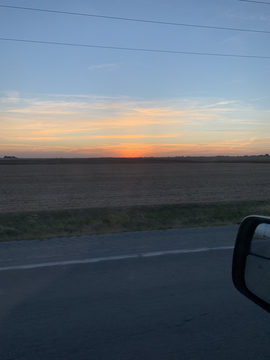Everyone talks fall/harvest sunsets. But lest we forget about gorgeous fall sunrises that god gives us to tell us it’s going to be another great day! #harvest2022 

#livingthedream #liveyourbestlife