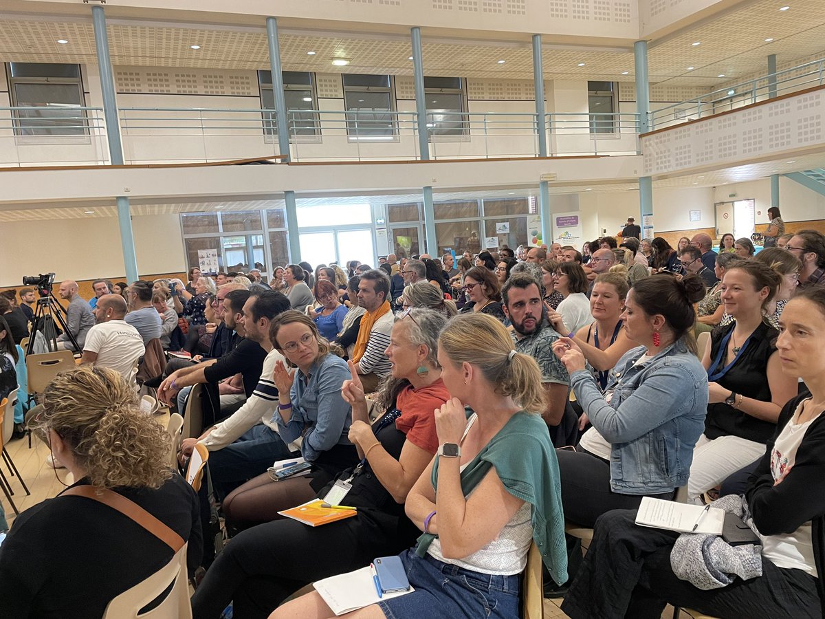SylvieBrot's tweet photo. Au congrès national @FNSF à #Ramonville, excellentes interventions de Samuel Bretaudau (IEN ASH) et Jean-Louis Brugielle (IA IPR) : missions de l’inspecteur chargé des #PEJS . #APES31 @EnMarcheLSF @inclusionEM https://t.co/i4iPJ7oi33