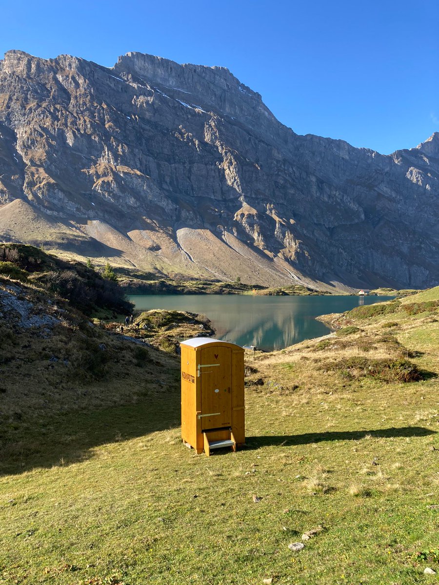 Kompotoi's tweet photo. Diese Woche durften wir ein Kompotoi an unseren langjährigen Kunden der @EngelbergTitlis liefern. Wir haben die Chance gleich mal genutzt um Silvan von den Bergbahnen zu interviewen. 
Ein grosses Dankeschön geht natürlich an @EngelbergTitlis und die ganze Filmcrew. https://t.co/k0w6Q3lrIb