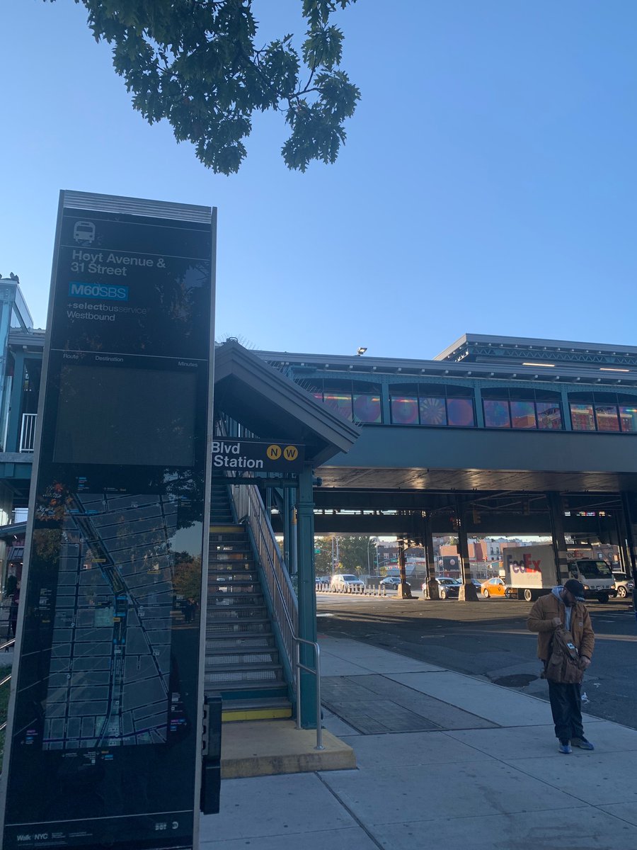 ericashirin's tweet image. What’s the scoop on why these bus timers don’t work? I can only imagine how much money went into buying and installing these and at least this one is never on. These are working and accurate in any big European city. @MTA @Straphangers