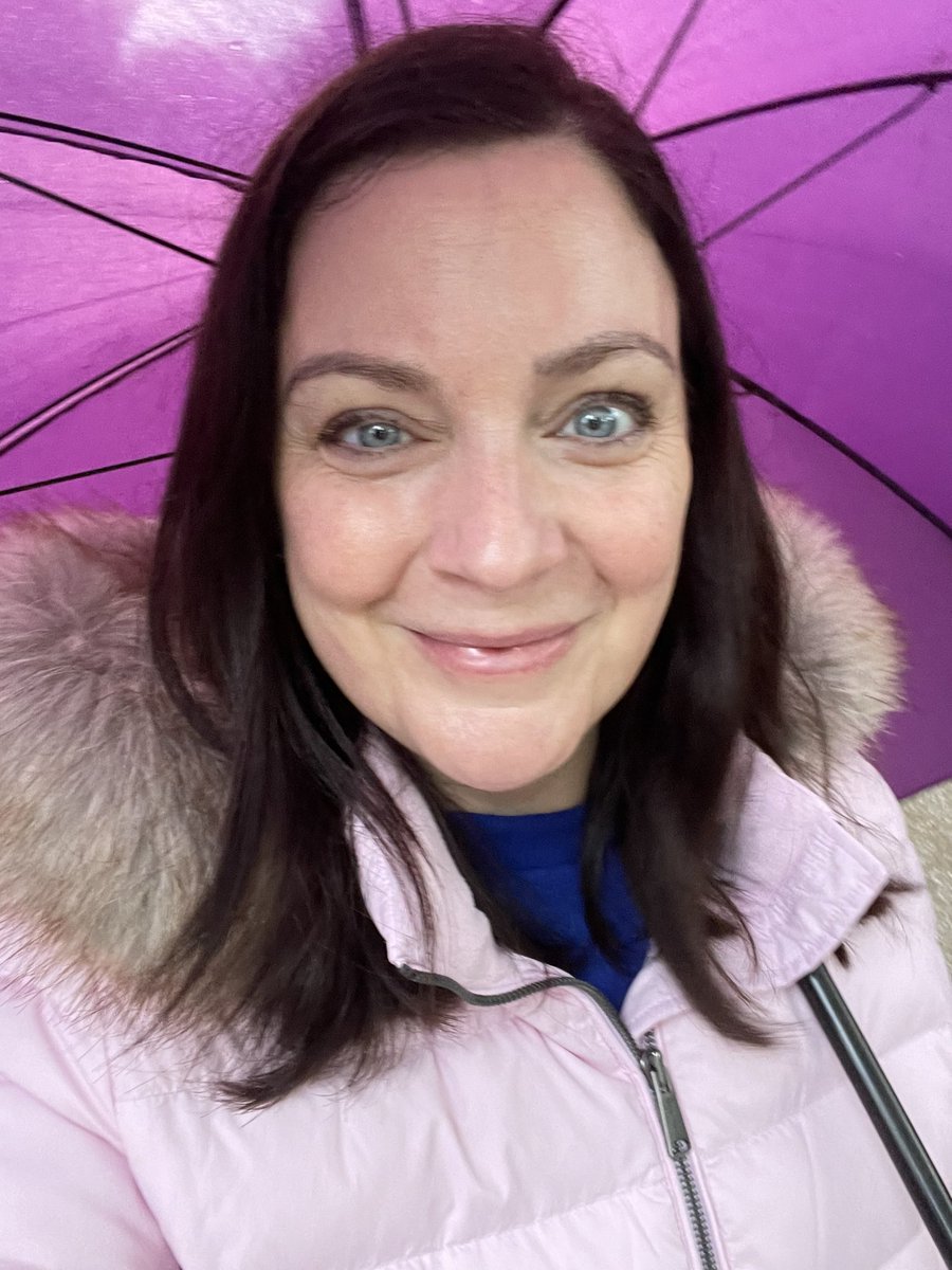helenaobrien086's tweet photo. #Day294 of #100daysofwalking happy Friday everyone! Just a little reminder for those that need it, you’re important and you matter 💜

#walking #cancersurvivor  #cancerwarrior #thisisnotaraceitshealing #mindfulness #PositiveVibes #mentalhealthmatters #mentalhealth https://t.co/Bw36d9Xst3