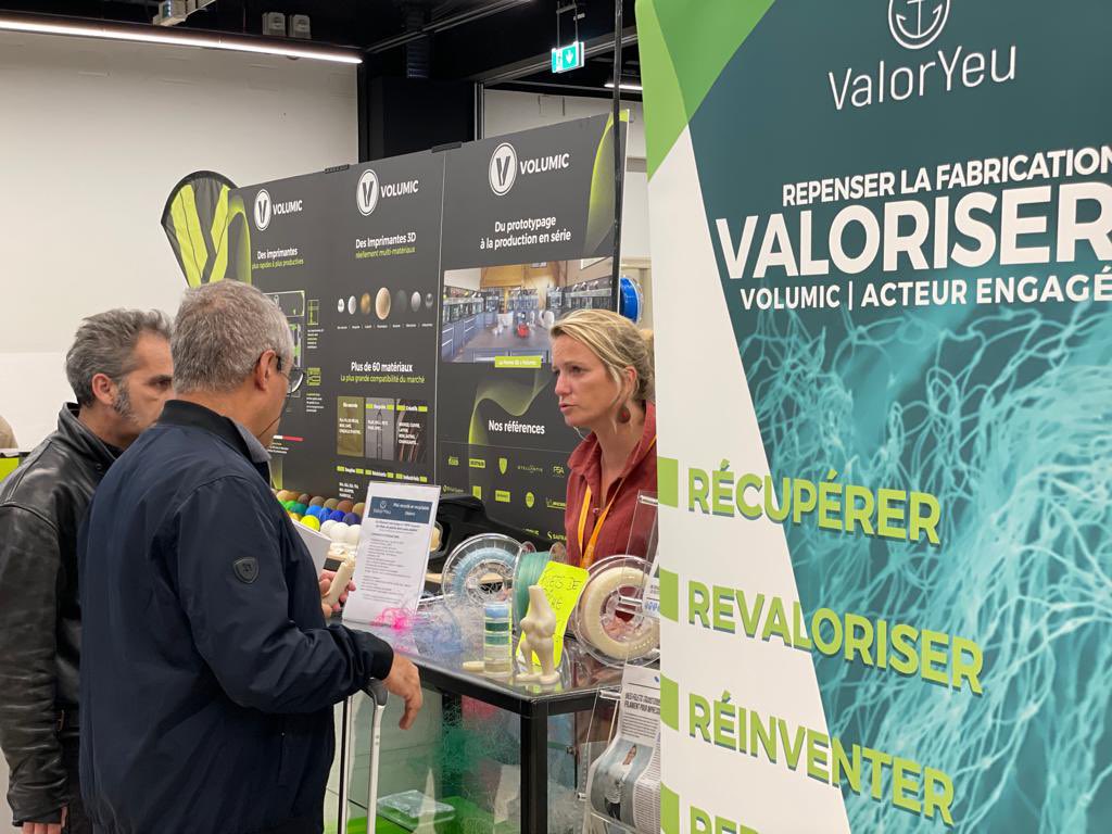 volumic3D's tweet photo. Large gamme de matériaux recyclés, recyclables et biosourcés : ValorYeu, filaments 3d à base de filets de pêche recyclés ! 🎣
#volumic3D #3DPrint #imprimante3D #impression3D #3Dprinter #madeinfrance #innovation #paris #ValorYeu #recyclage #filetdepeche #3Dprintexhibition https://t.co/6gtfsfmyTh