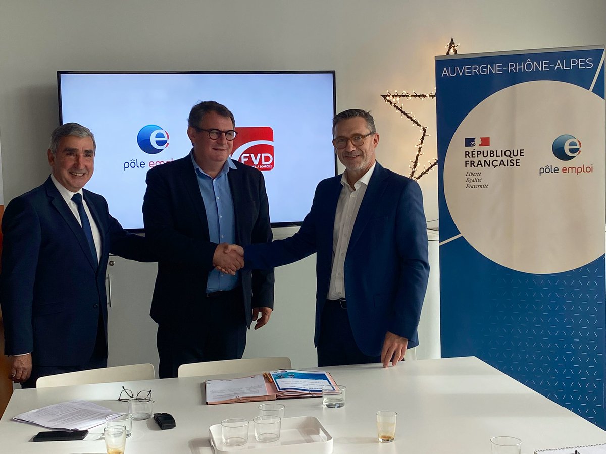 Nous renforçons notre collaboration avec <a href="/FVD_OFFICIEL/">FVD</a> 🤝
🎯 Communiquer sur les opportunités d’emploi du secteur de la #Vente Directe &amp; agir en faveur de l’insertion des demandeurs d’#emploi et de la satisfaction des besoins de #recrutement du secteur  <a href="/remi_potavin/">Potavin Rémi</a> <a href="/IsaLietar/">Isabelle Lietar</a>