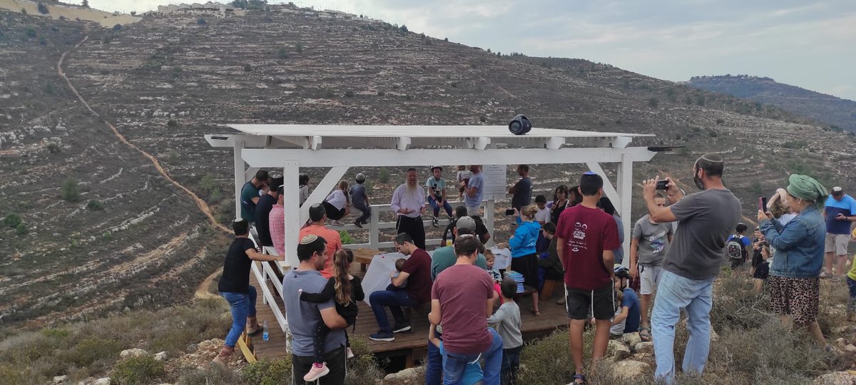 יום שישי, ממש באותה שעה שנפרדנו מרנה הי"ד לפני 3 שנים, זכינו לחנוך מצפה חדש לזכרה ביישוב גבעת הראל! 
נמשיך בדרכה בבניית הארץ, בחסד ובלימוד תורה!! 
🇮🇱עם ישראל חי🇮🇱
