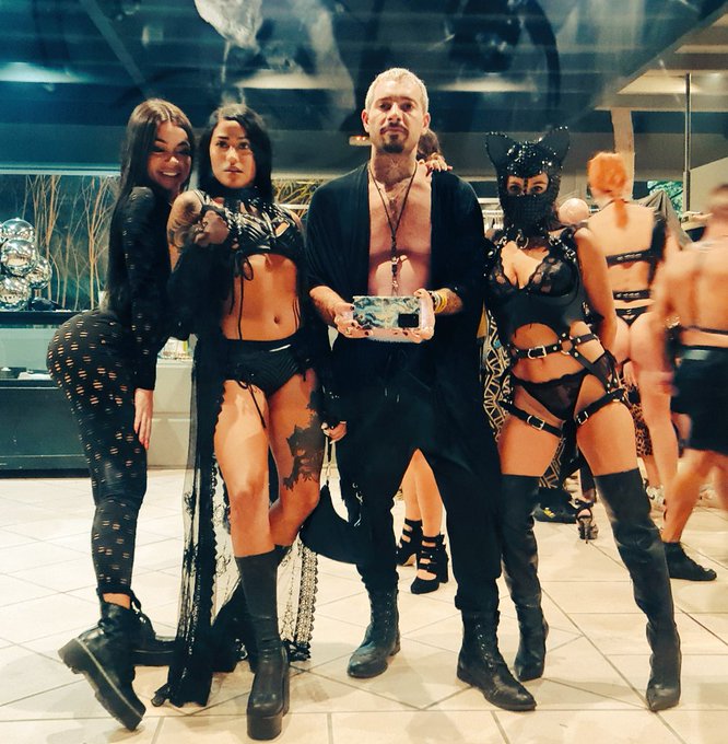 Team squad💥💥💥  @danikamorireal @martinasmeraldi @soyyaque20 https://t.co/zsTisXT5l3<a class="tags" href="/tag/danikamorireal">@danikamorireal</a><a class="tags" href="/tag/martinasmeraldi">@martinasmeraldi</a><a href="/tag/abs"class="tags"><span>#abs</span></a><a href="/tag/workoutmotivation"class="tags"><span>#workoutmotivation</span></a><a href="/tag/danikamori"class="tags"><span>#danikamori</span></a>