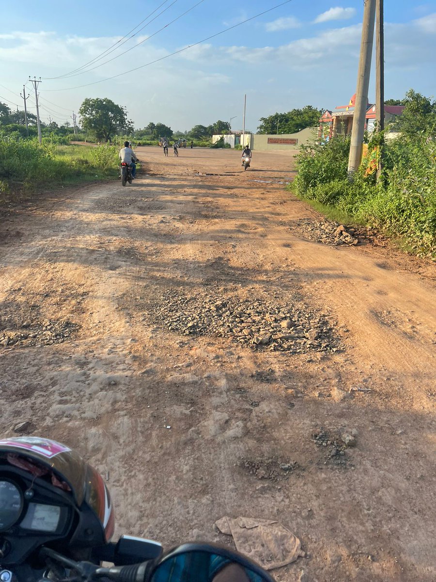 NITTCHANDRA's tweet photo. Respected Officials-Students are much bothering, mashed road at the back gate-NITAP and other cols. Students and public very much uncomfortable-Girl students afraid-in evening-Hardly 300meters. 
#NITAP @VoteForKottu @dpradhanbjp @nitin_gadkari @ysjagan @narendramodi @TV9Telugu https://t.co/bM6FE4SFYK