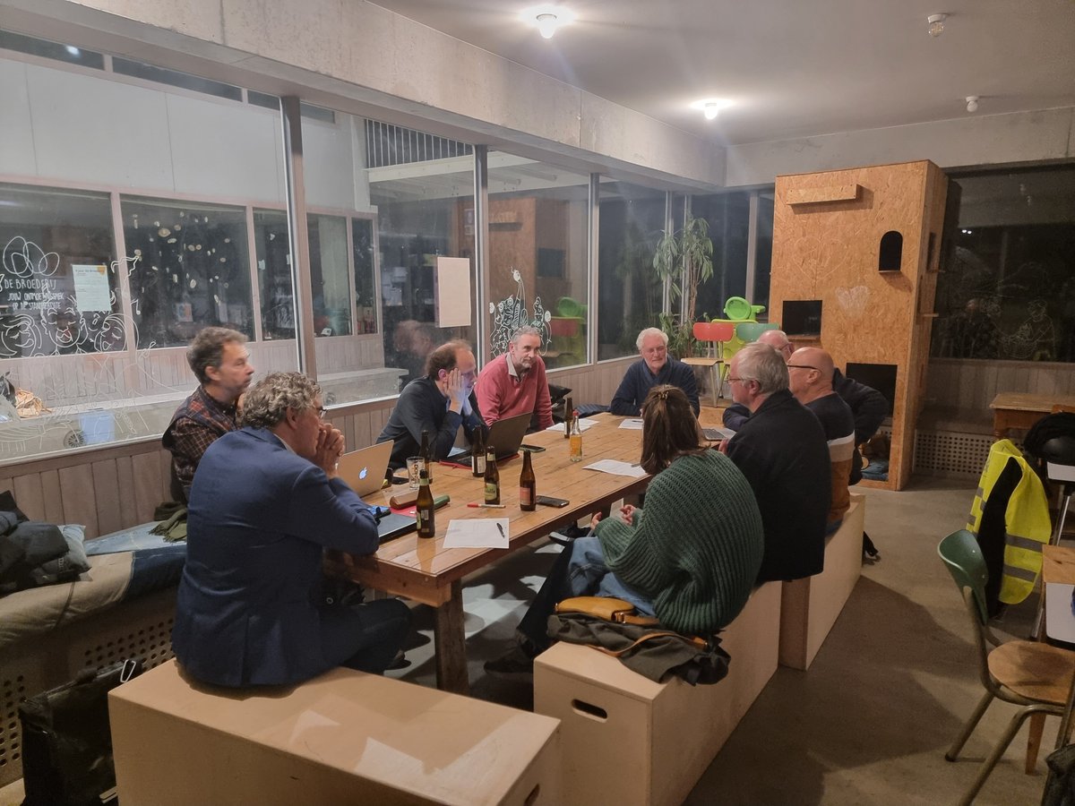ViaduKaduk's tweet photo. Onze maandelijkse brainstormsessie van 18 oktober. Wil je volgende keer meedoen en zich samen met Viadukaduk inzetten voor de toekomst van Gentbrugge en zijn viadukt??? -> info@viadukaduk.be #levenskwaliteit #gezondelucht #stil https://t.co/cWqt63RTZ3