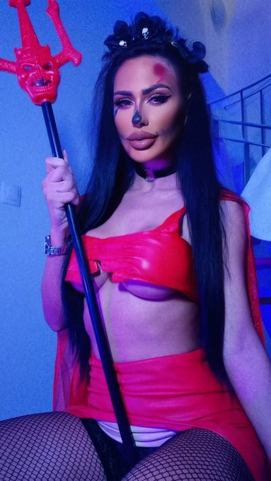 LoretteLorena - 1 pic. #BongaHalloween22 https://t.co/urDW10p4tQ