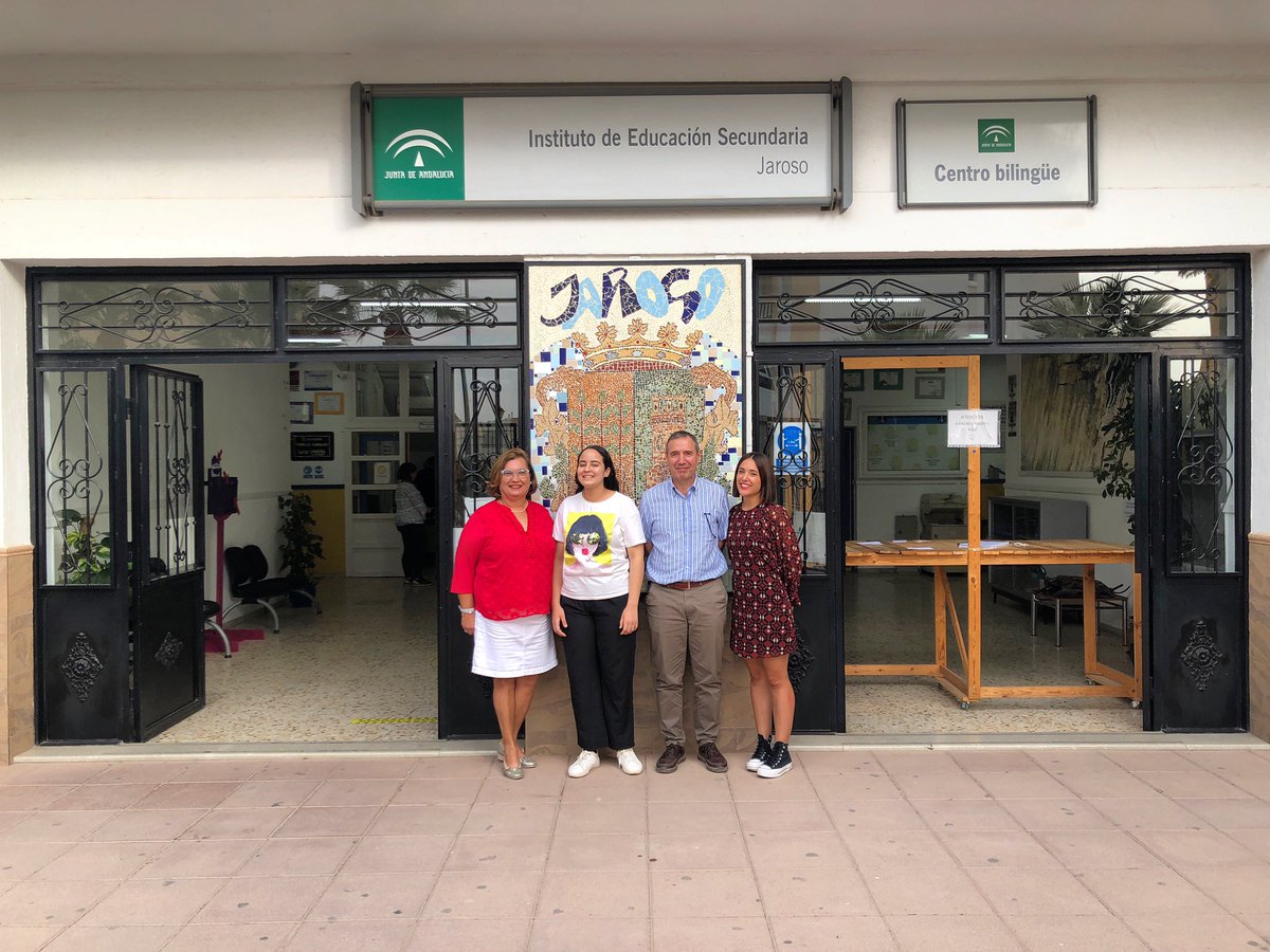 👧👧🏻 ¡El IES JAROSO está de enhorabuena! Nuestra alumna Sara El Maataqui ha conseguido el Premio Extraordinario de ESO durante el Curso 2021/22. Nos llena de alegría ver cómo una excelente y noble alumna ha conseguido dicho premio.¡Se lo merece!
#PremioExtraordinarioESO