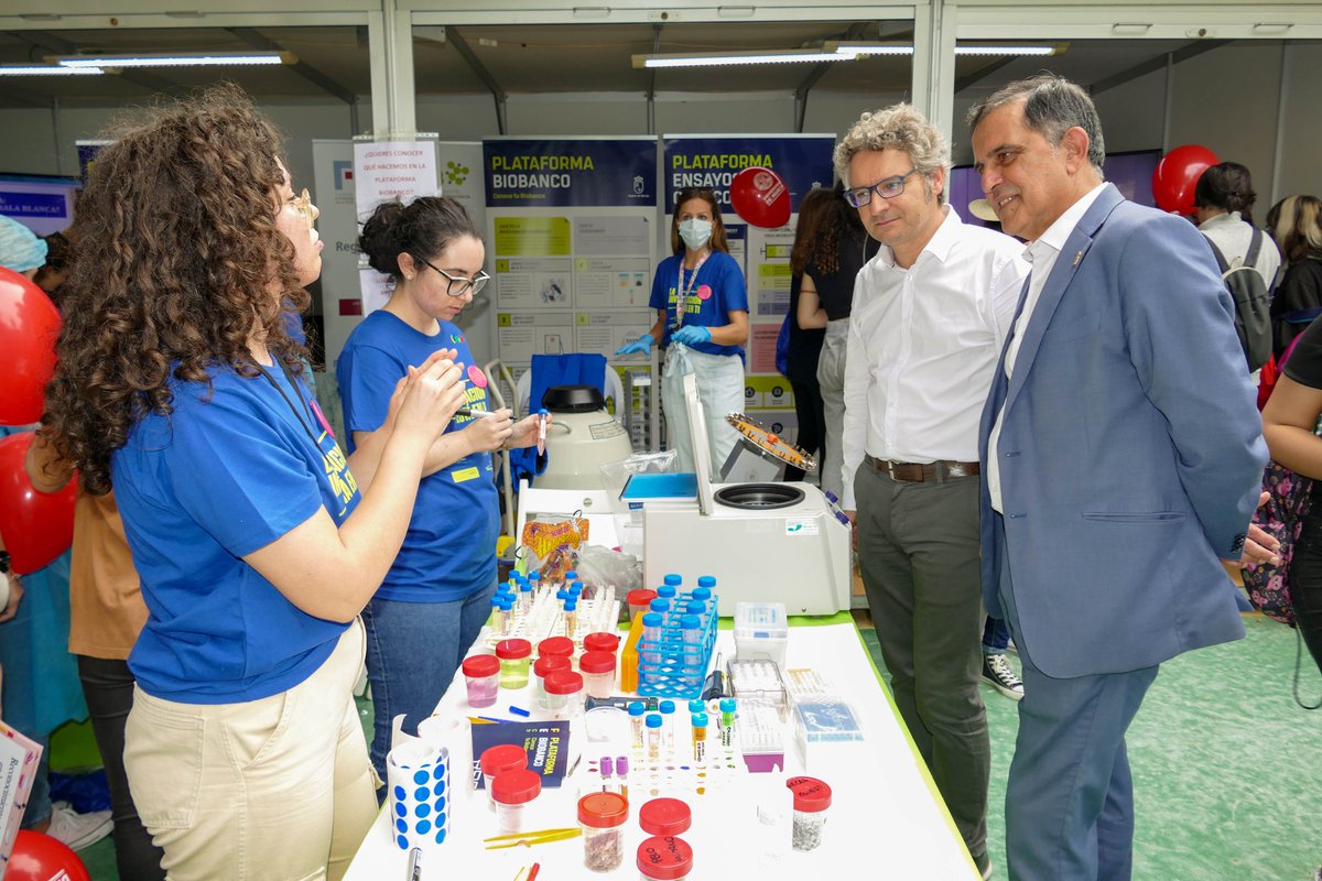 SerranoJAntonio's tweet photo. 🔬 Este fin de semana el Jardín Botánico del Malecón acoge la la Semana de la Ciencia y la Tecnología #SECYT22 de la @FundacionSeneca.

Un gran evento de divulgación científica en el que se pueden disfrutar de talleres, exposiciones o actividades🧪
 
📍No lo dudes y visítalo! https://t.co/Uegg6BiE50