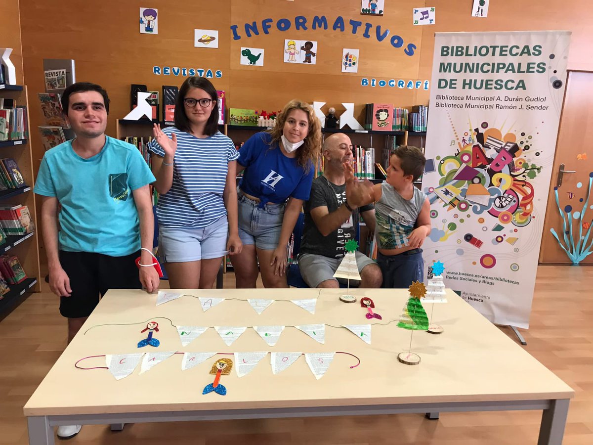 AutismoHuesca's tweet photo. ¡Así lucen nuestros trabajadores y voluntarios nuestra nueva camiseta! Nuestro equipo cuenta desde verano con esta nueva prenda para  sus sesiones y servicios. ¿Os gusta? A nosotros… ¡Nos encantan! 👏🏻 Gracias a la empresa Inmenta por crearlas y a Paula Berdiel por diseñarlas 😊 https://t.co/BlFy6Cq78K