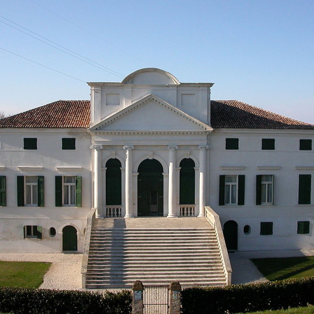 TurismoVeneto's tweet photo. Giornata delle 𝗩𝗶𝗹𝗹𝗲 𝗩𝗲𝗻𝗲𝘁𝗲 𝗔𝗽𝗲𝗿𝘁𝗲: oltre 70 esperienze esclusive e tantissimi eventi per vivere a pieno il fascino di beni architettonici unici al mondo

👉 22 e 23 Ottobre

👉 https://t.co/LuP2cuVMZG

#VisitVeneto https://t.co/unVLzFIgFD