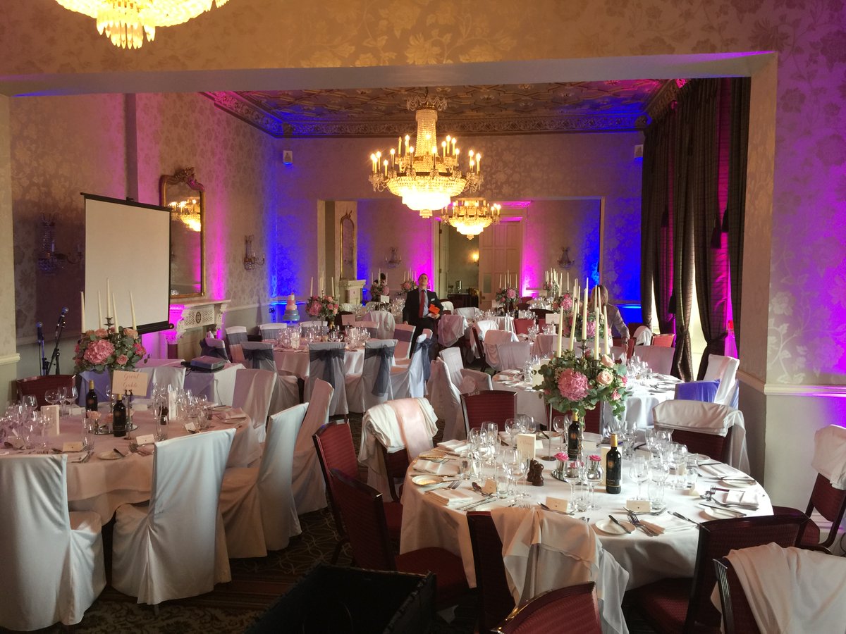 greenclawsent's tweet photo. Walton Hall Hotel Wedding? Dance floors, moodlighting and photobooths! @WaltonHallHotel https://t.co/kDt4baRiKa
