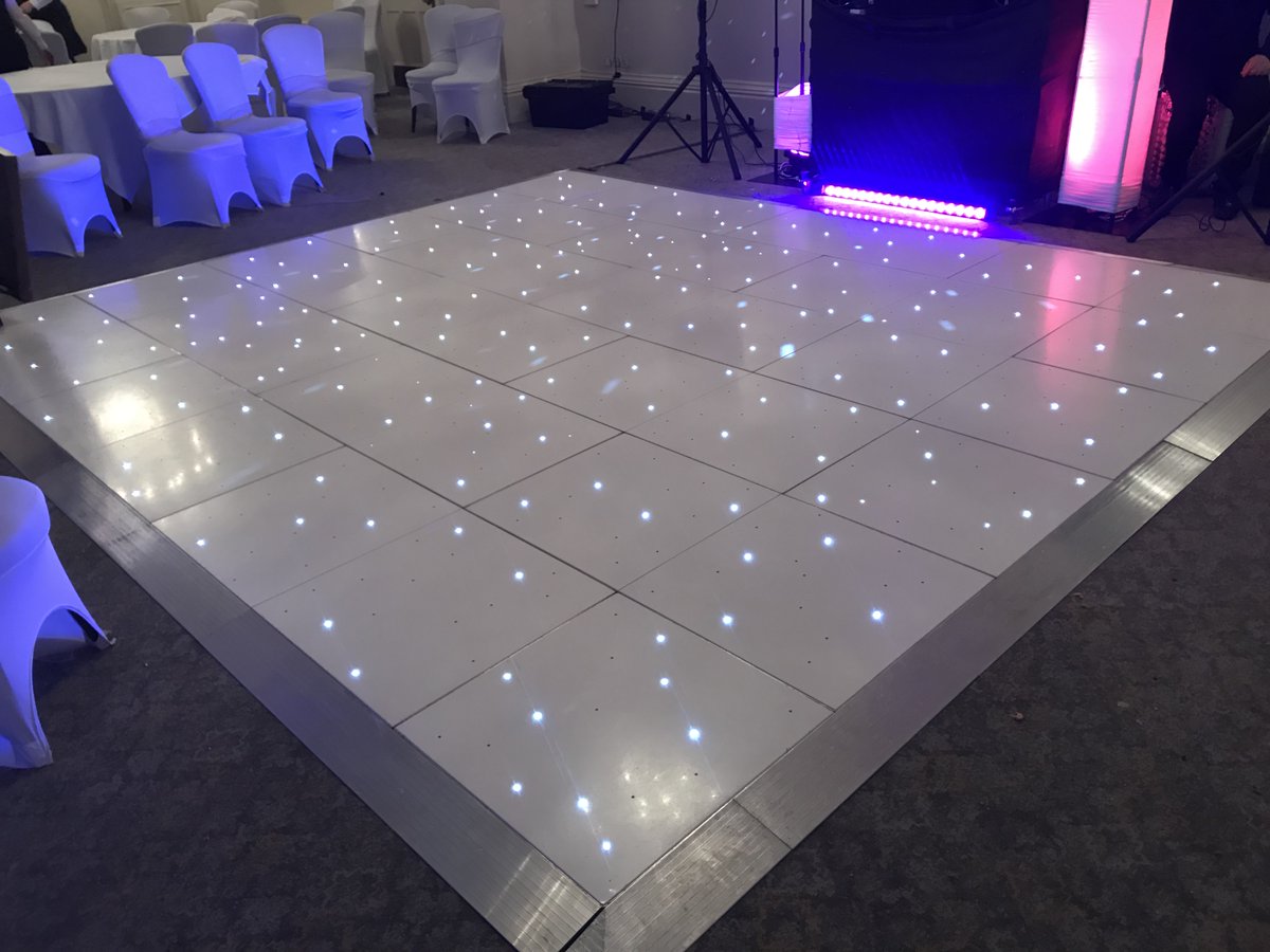 greenclawsent's tweet photo. Walton Hall Hotel Wedding? Dance floors, moodlighting and photobooths! @WaltonHallHotel https://t.co/kDt4baRiKa