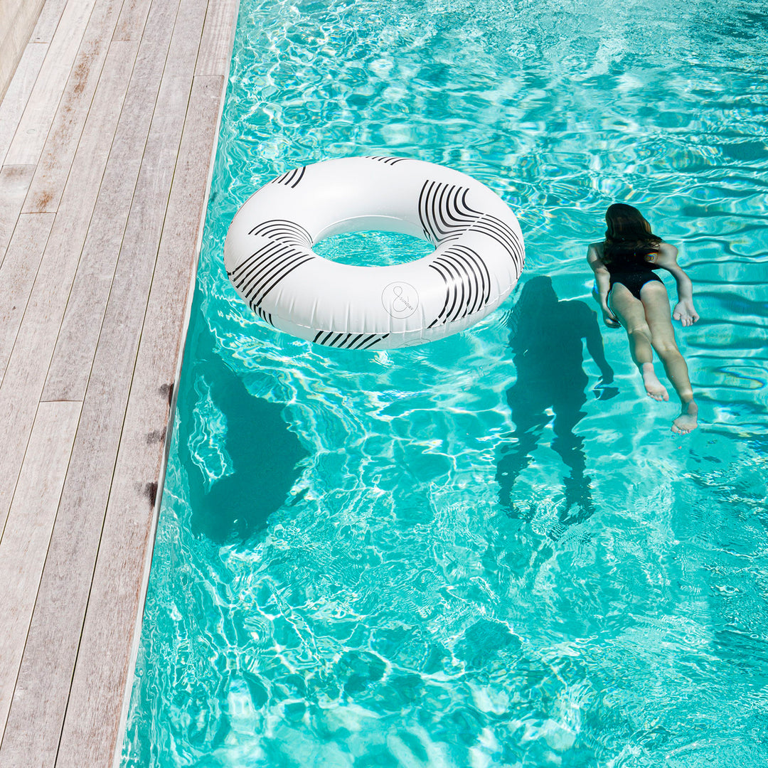 terriwintertop3's tweet photo. These fun, chic and simple designs will not only give your pool a makeover but will be the source of endless summer fun for you and the kids!

Like all &amp;SUNDAY products, this tube has been made with quality materials to the highest standard to achieve a longer-lasting product. https://t.co/NsyuBB1Y1Z