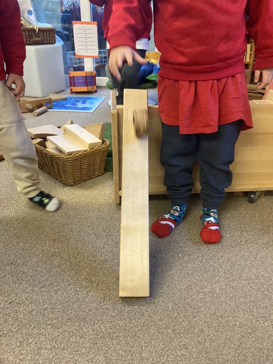 osbornecnweb's tweet photo. The excitement over a round block that ROLLS! Observing fascinations of rotational and trajectory schema in block play this morning! #Fascinations #Schema @EAS_EarlyYears @BrimbleGaynor @misshappyjones @NewportFIS @NewportCouncil @FroebelTrust https://t.co/m9rwMlqjfr
