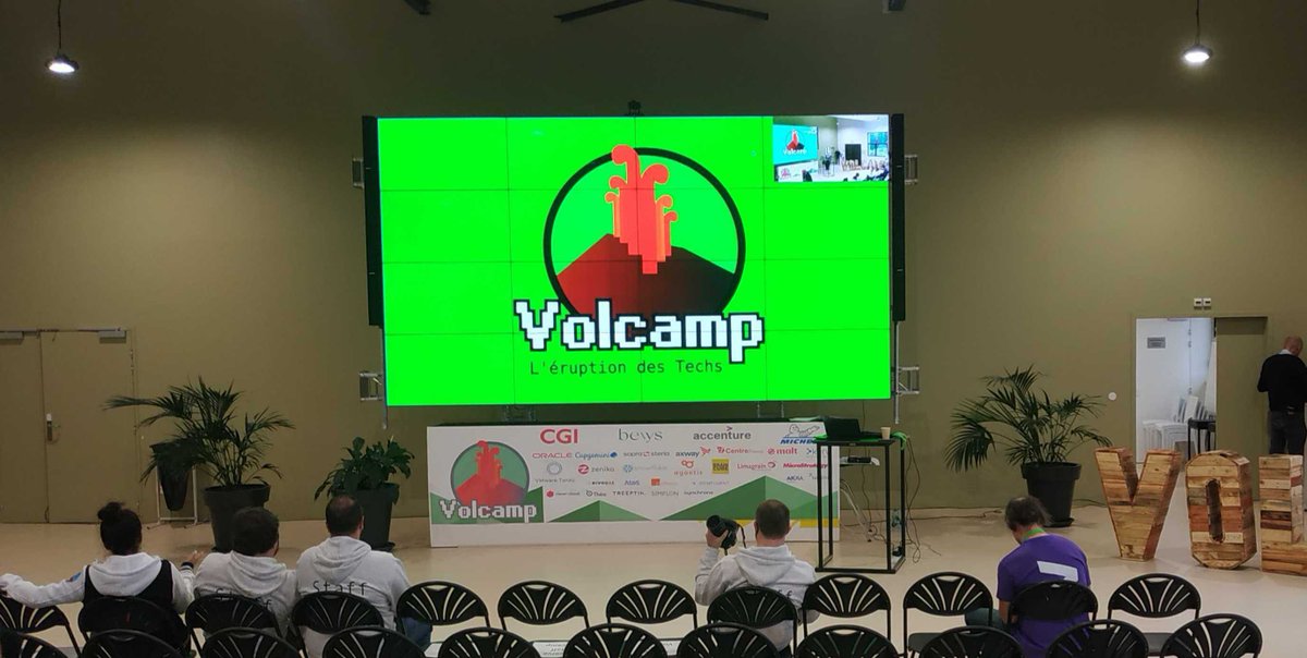 🎙 [#event] Volcamp c’est terminé et c’était 🤯🌋 Pour cette première édition en présentiel l’organisation a mis les petits plats dans les grands avec plus de 400 participants, 65 speakers ! Bravo à l'équipe <a href="/VolcampIO/">Volcamp</a> 
#Agaetis #volcamp #tech #conférence #IT #speakers #auvergne