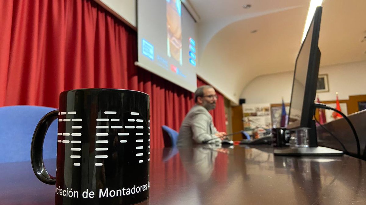 AMAE_pro's tweet photo. Primeras Jornadas AMAE celebradas para acercar el montaje al alumnado de las instituciones públicas. Esta vez en Universidad de Murcia ¡Esperamos que haya muchas más!
#montaje  #muntatge #muntaia  #montaxe
#edición #edició #edizioa https://t.co/Z5BLncwyi1