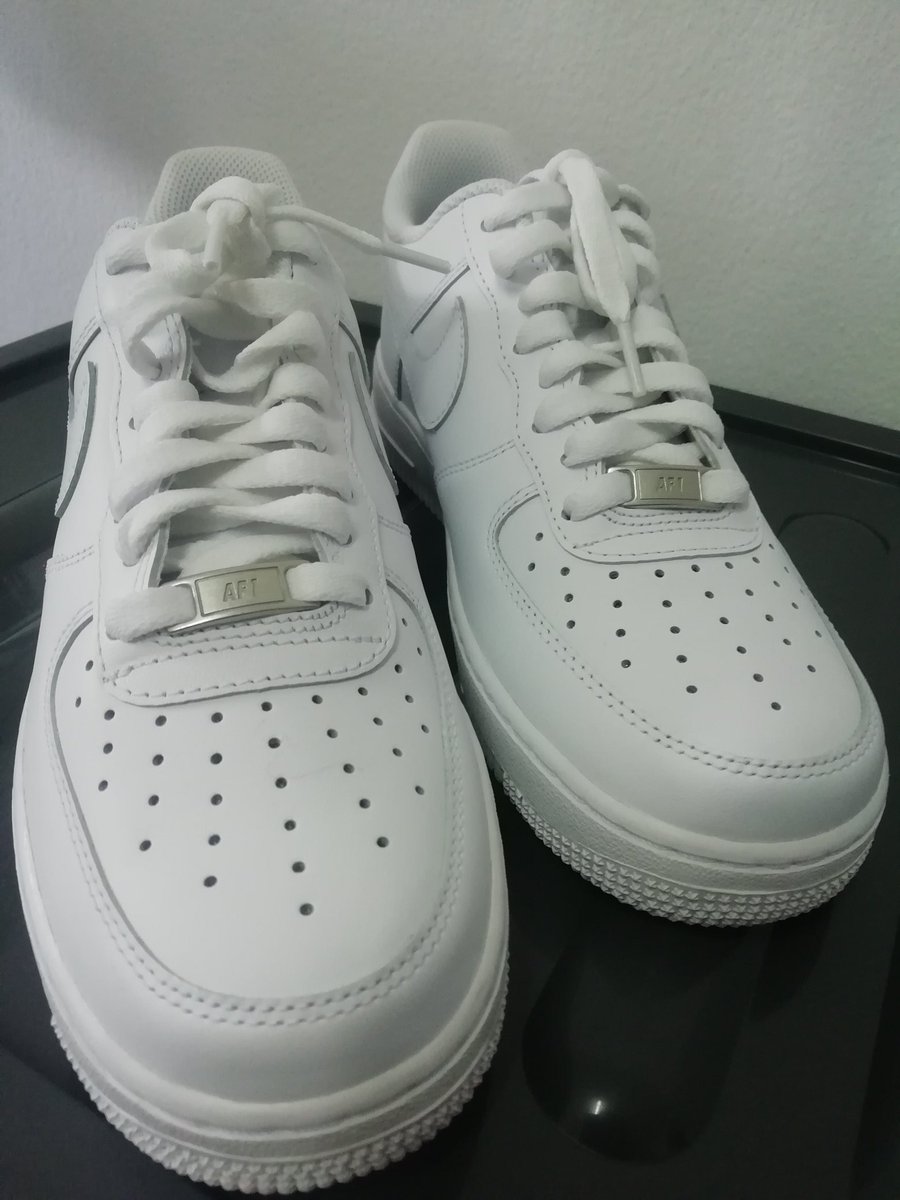 ppggamxd1's tweet photo. ขายรองเท้า Nike AF1 ไซส์ UE 9  มือหนึ่งจ้า  หิ้วมาจากอเมริกาแต่ซื้อมาแล้วใส่ไม่ได้ ซื้อมา3,700฿ ปล่อยขายที่3,400฿  น้องไม่มีกล่องน๊าา ราคาทักมาต่อรองกันได้ #ซื้อขายnike #ซื้อขายรองเท้า #Nikeairforce1
#รองเท้าผ้าใบ https://t.co/TqVZDlYU1Q