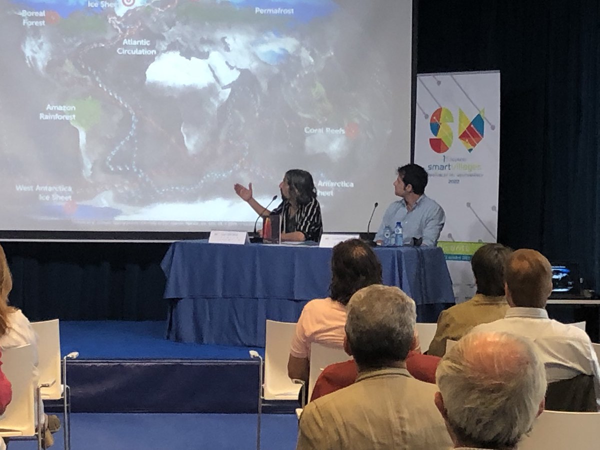 Fundacion_ACM's tweet photo. Arranca el segundo día de ponencias en @csmediterraneo dentro del marco del programa @SmartVillages22
Joan Bordera nos aproxima  “Los pueblos inteligentes en el otoño de la civilización” en un coloquio con Guillermo López Linares, Director Revista «Salvaje». https://t.co/5IMOv6oyPK