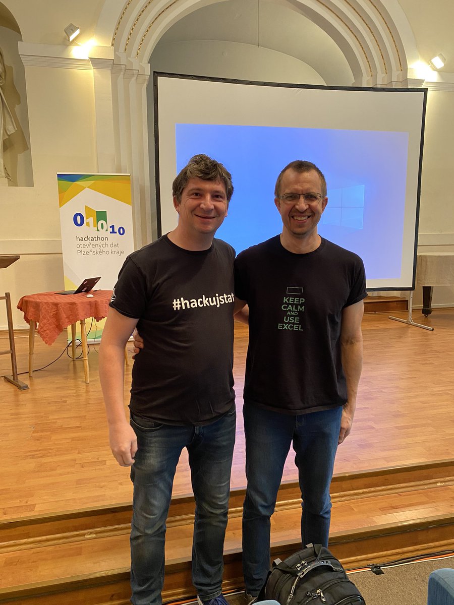 Microsoft MVP se setkavaji na #hackathonPK v Susici <a href="/PavelLasak/">Pavel Lasák</a> Power Bi &amp;Excel 👍