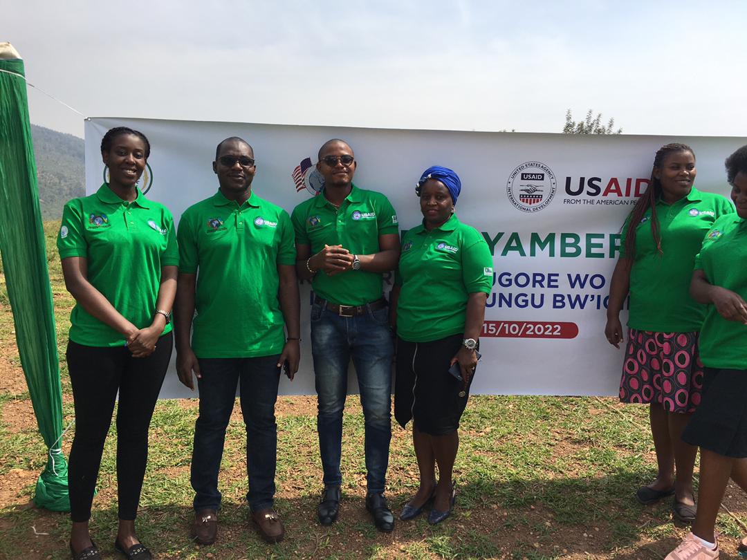 SommeilDu's tweet photo. En prélude à la célébration de la journée internationale des femmes rurale au Rwanda en date du 15 octobre 2022. La Chambre de Commerce Québec Afrique du Rwanda a participé à la célébration de cette journée en étant aux côtés des femmes rurale du district... https://t.co/wErzfAF4L8