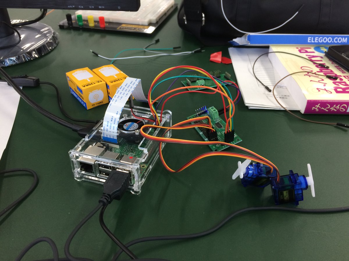 今週の締めは RaspberryPi でのサーボモーター制御でした。

上手く動かないチームもあり、次週へ持ち越しです。

週末は身体も頭も休めてリフレッシュしてください。
良い週末を！

#静岡県立工科短期大学校
#ものづくり