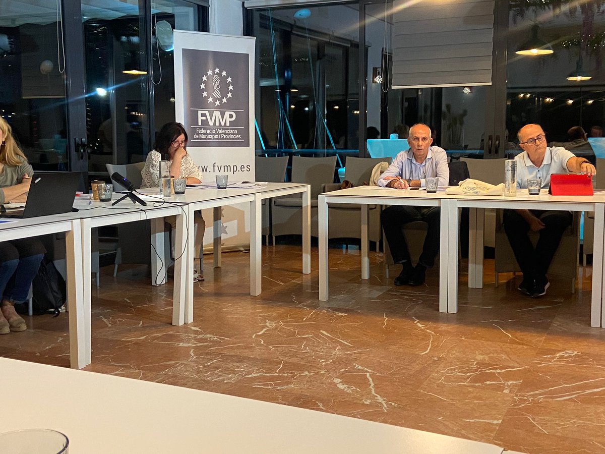 Solo desde la cogobernanza pública y la alianza público privada encontraremos un modelo turístico que comparta sinergias entre el mundo rural, interior, y sol y playa. Juntos sumamos más <a href="/FMRdeMurcia/">FMRM</a>