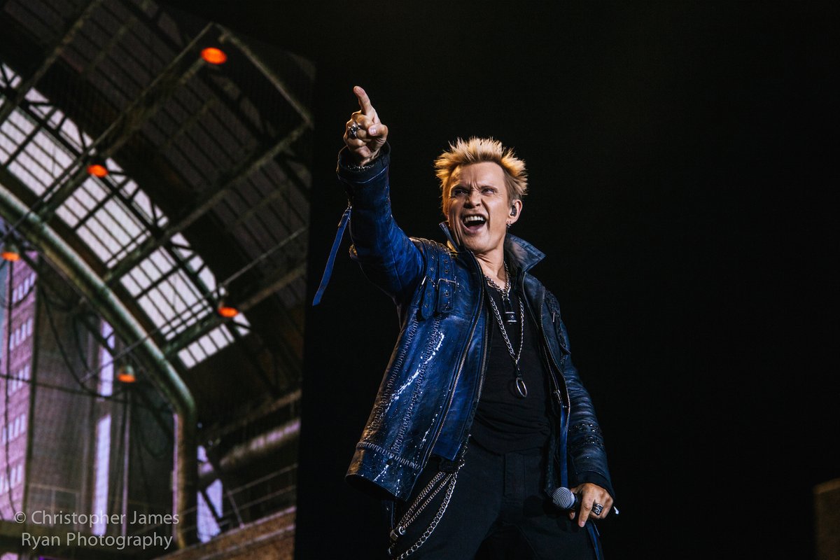 RAM_zine's tweet photo. The main man himself, rock icon @BillyIdol owning the stage and putting on a show!

📸 - @ChrisRyanPhotos 

#RAMzine #UK #Rock #Gig #LiveGallery https://t.co/Nj3Sce7Yqx