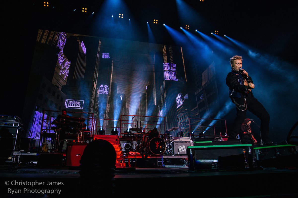 RAM_zine's tweet photo. The main man himself, rock icon @BillyIdol owning the stage and putting on a show!

📸 - @ChrisRyanPhotos 

#RAMzine #UK #Rock #Gig #LiveGallery https://t.co/Nj3Sce7Yqx
