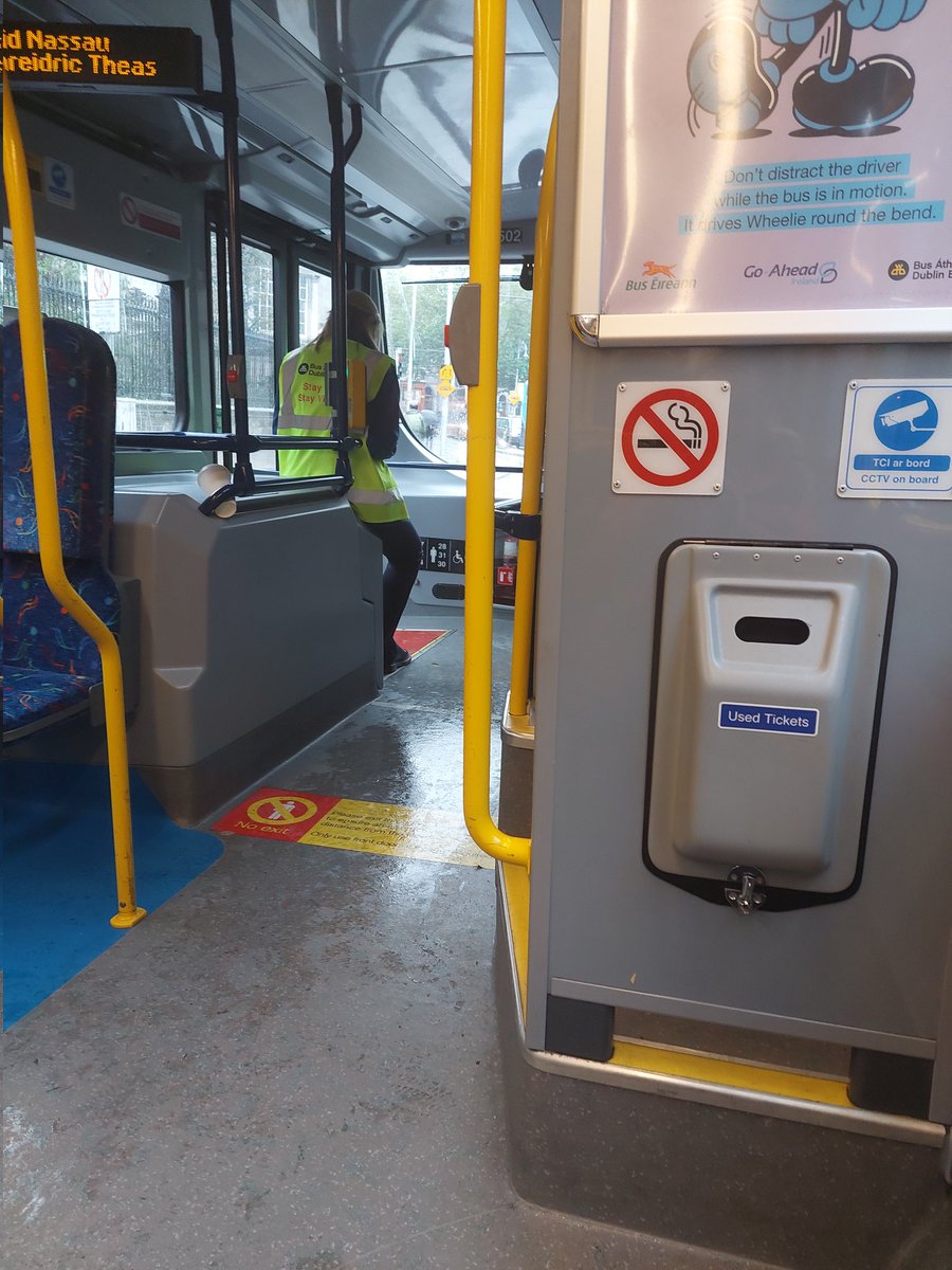 brianmcgovern8's tweet photo. Currently on a #DB40 and a friendly lady is overseeing that people are getting the right buses with the #busconnect changes. Fair play @dublinbusnews https://t.co/YrV41x5pXI