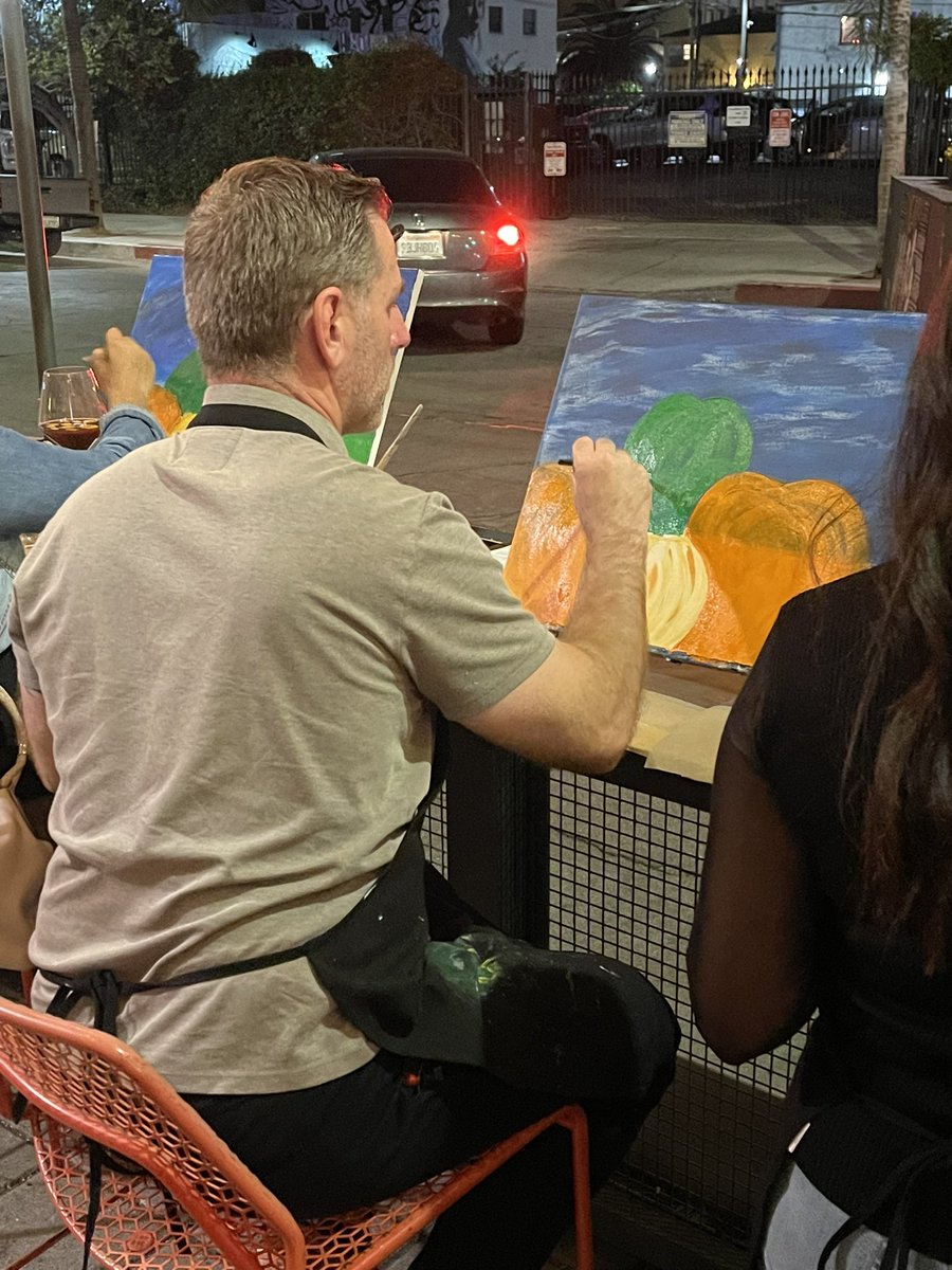 EnlightenedAunt's tweet photo. Had an awesome class tonight at @DistrictWine. The guys were super focused! We love to see it!!
#PaintNightWithTam
#BrushstrokesAndBeverages https://t.co/e3TAkBG2NU
