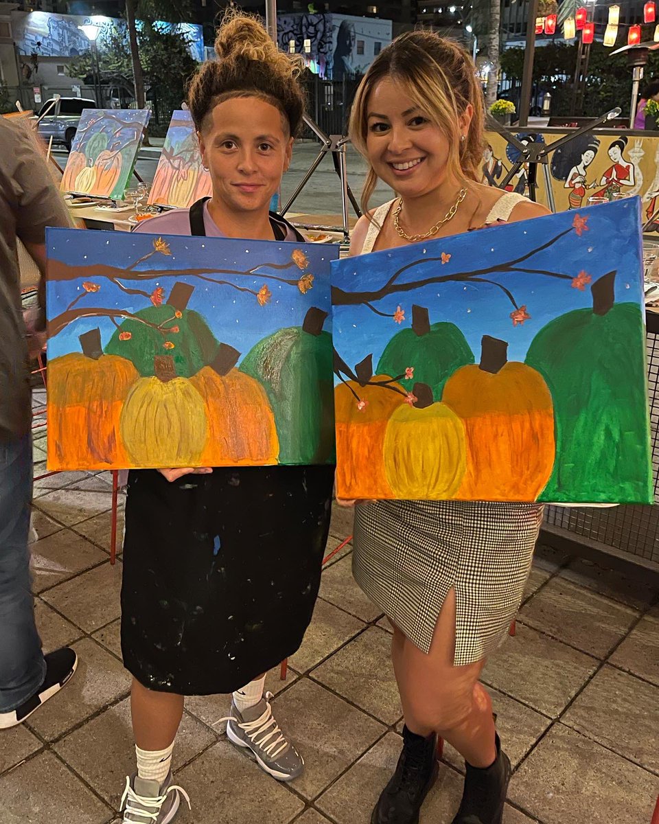 EnlightenedAunt's tweet photo. #PaintNightWithTam
#BrushstrokesAndBeverages https://t.co/Z3XxSsFBwC
