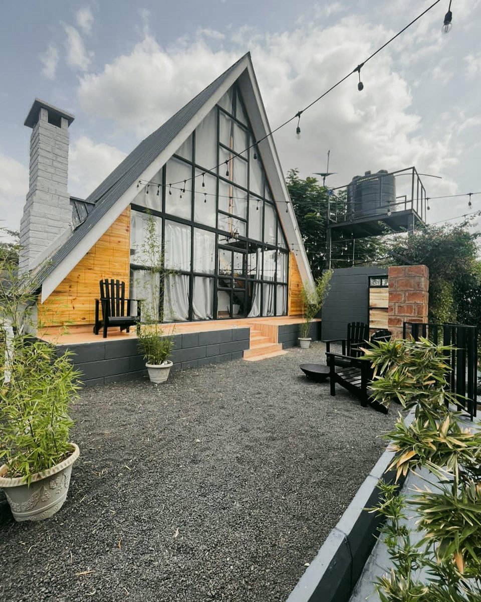 PazuriHomes's tweet photo. Our 4th cabin @PazuriHomes is ready for hosting .Inspired by Aframe cabins designs the two bedroom offers a unique experience to our guests during their stay .
Call +255 762 321 353 or book directly https://t.co/wlPGxzLi2F @KhethiweAS https://t.co/8yrz1qqyh7