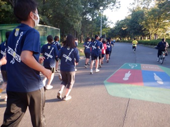 【北堺警察署の取組】　
１０月２０日、堺市立八下中学校の皆さんと一緒にランニングパトロールを実施しました。
みんなで「安全なまち大阪」を作りましょう！