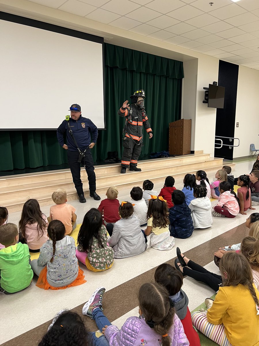 Katie Hagemann (@ms_hagemann) on Twitter photo Huge shout out to the Apopka Fire Department for coming out and teaching our Kindergartners about fire safety! 🚒 <a href="/KellyParkSchool/">Kelly Park School_OCPS</a> Huge shout out to the Apopka Fire Department for coming out and teaching our Kindergartners about fire safety! 🚒 <a href="/KellyParkSchool/">Kelly Park School_OCPS</a>