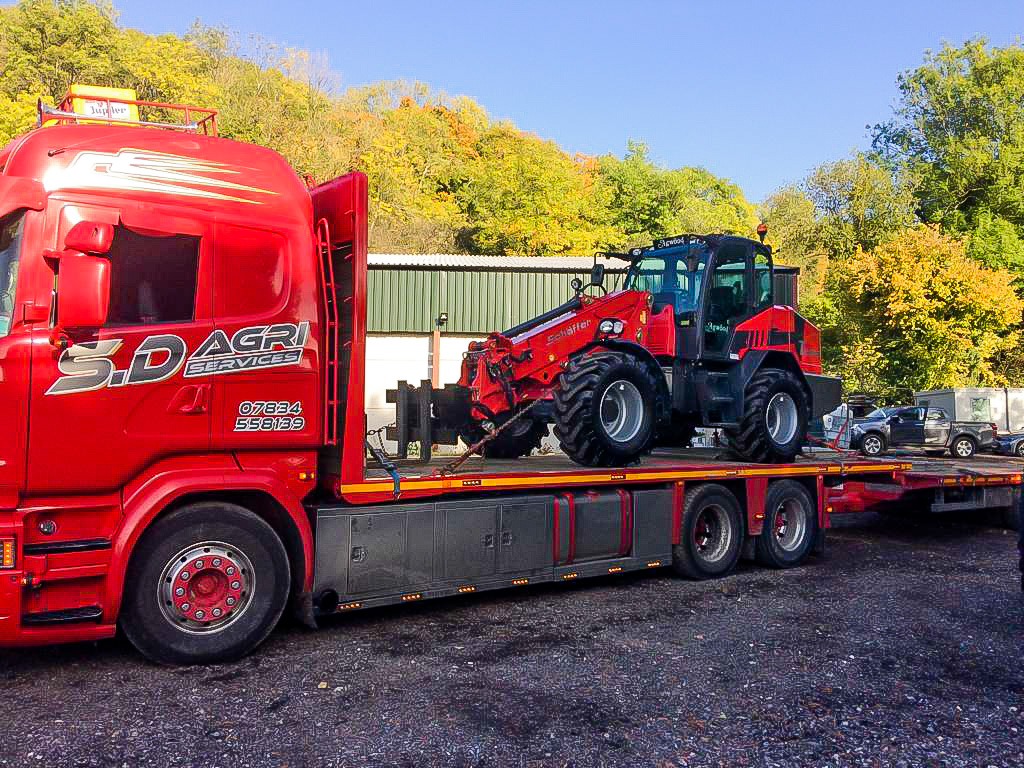 This week we saw a Schaffer 8620T loaded up and delivered to a customer in Sussex. 

👉 Schäffer 
🚛 @sdagriservices 

ℹ agwood.co.uk/contact-us

#newmachinery  #farminguk #agriculture #newtoy #gettingthejobdone