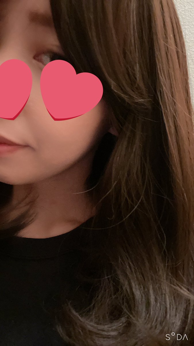 VEATRIXさまのプレゼントキャンペーンで、ラブリーロングミディ、モカブラウンのウィッグをいただきました💓毛のカールや顔まわりの流れがとてもかわいいです♡
大切に使わせていただきます♡