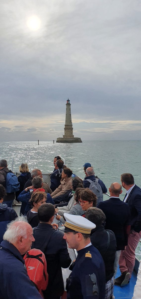 departement17's tweet photo. ✍️#RetourSur Le 19 oct, une convention de partenariat pr la mise œuvre du plan de gestion #PhareDeCordouan a été signée #Etat #Smiddest, #Dept17 #Gironde
Cet engagement fort témoigne de la volonté de faire vivre l’inscription du Phare sur la Liste du #Patrimoine mondial #UNESCO https://t.co/pBUklbJC7A