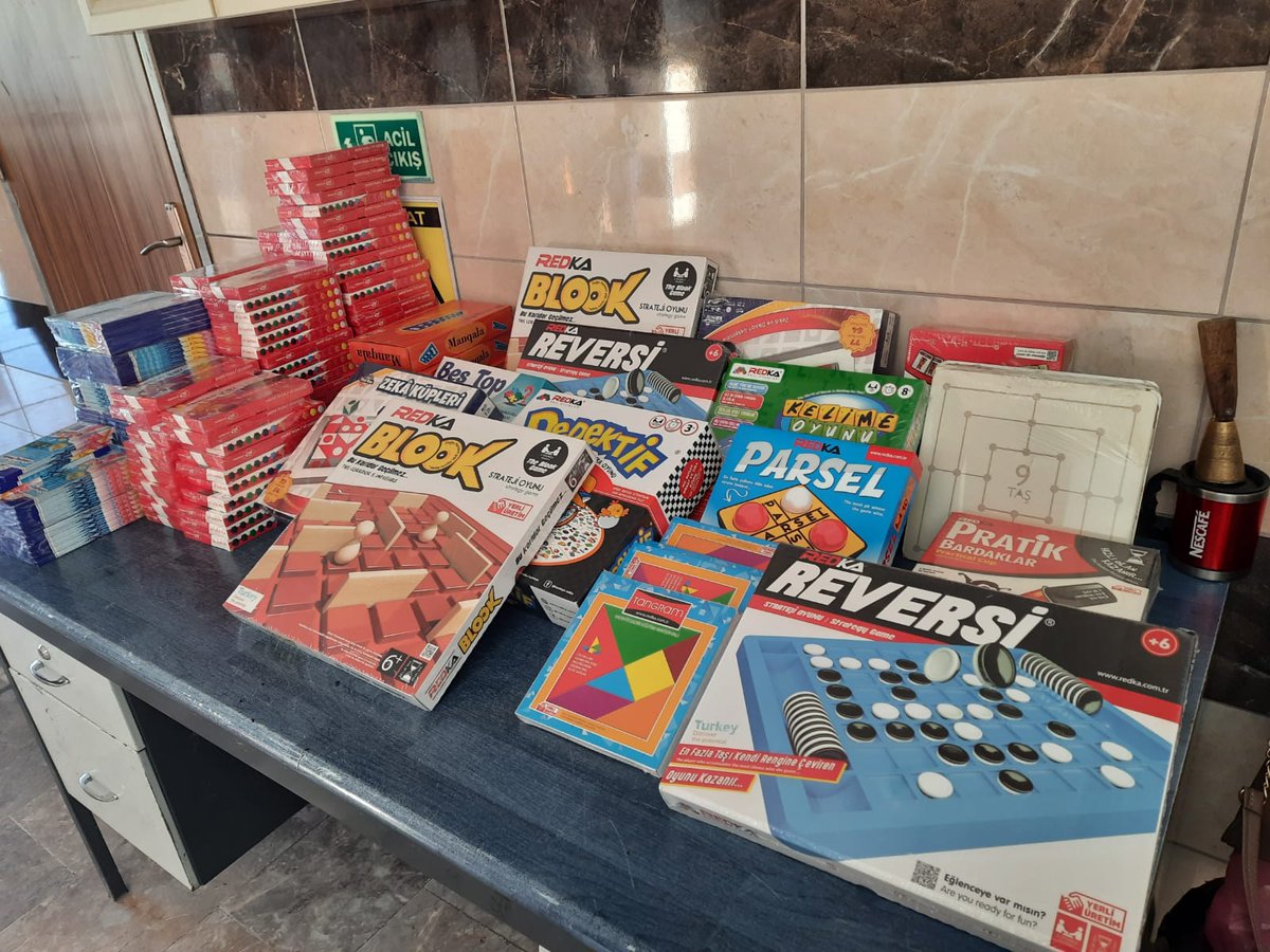 Okulumuz zeka oyunları odasına öğrencilerimizin farklı zeka türlerine hitap edecek yeni oyunlar tedarik ettik. En kısa zamanda odamızı kullanıma açacağız.   <a href="/AdemKoca46/">Adem Koca</a> <a href="/MersinMEM/">Mersin İl Millî Eğitim Müdürlüğü</a> @harungergin <a href="/mut_mem/">Mut İlçe MEM</a> <a href="/ibrahim_oguz/">İbrahim OĞUZ</a> @Abdulla42167829 <a href="/Omer_okur33/">ÖMER</a> <a href="/EbaMersin/">Mersin EBA</a> <a href="/Tumakiloyunlari/">Akıl ve Zeka Oyunları Federasyonu</a> <a href="/meb/">Maria Elena Boschi</a>